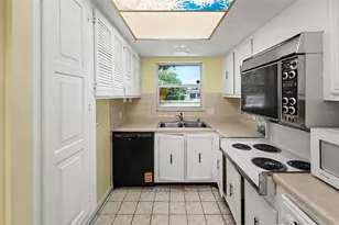 5870 38th Ave N, Saint Petersburg, FL 33710 - Photo 2