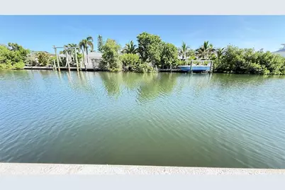 420 63rd Street, Holmes Beach, FL 34217 - Photo 4