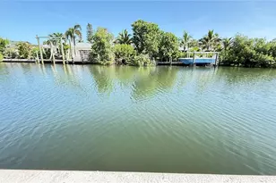 420 63rd St, Holmes Beach, FL 34217 - Photo 4