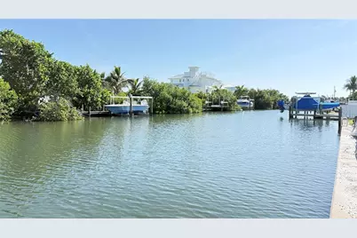 420 63rd Street, Holmes Beach, FL 34217 - Photo 6