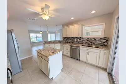 8707 51st Avenue W, Bradenton, FL 34210 - Photo 12