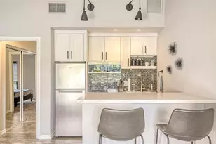 3127 Longmeadow, Sarasota, FL 34235 - Photo 10