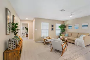 635 Melody Cir, Sarasota, FL 34237 - Photo 4