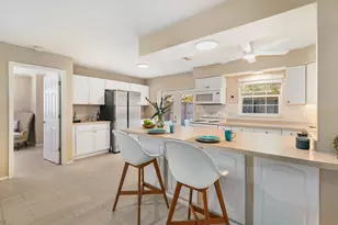 635 Melody Cir, Sarasota, FL 34237 - Photo 6