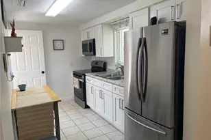 2904 Avenue B, Bradenton Beach, FL 34217 - Photo 4
