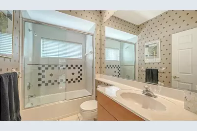4727 Carrington Circle, Sarasota, FL 34243 - Photo 38
