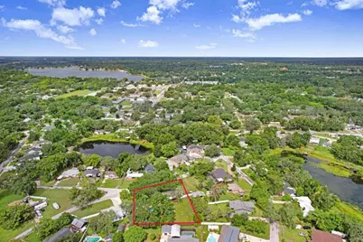 12113 Midlake Drive, Tampa, FL 33612 - Photo 8