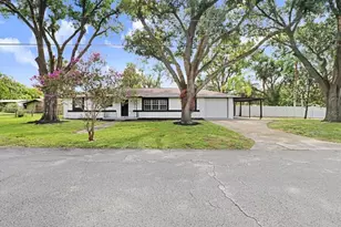12113 Midlake Dr, Tampa, FL 33612 - Photo 1