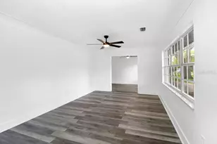 12113 Midlake Dr, Tampa, FL 33612 - Photo 14