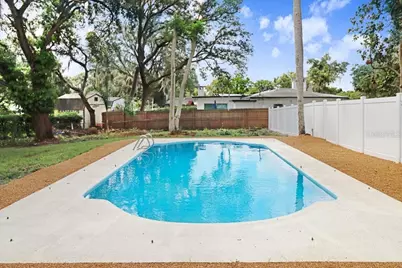 12113 Midlake Drive, Tampa, FL 33612 - Photo 36