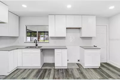 12113 Midlake Drive, Tampa, FL 33612 - Photo 20