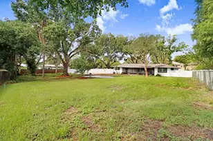 12113 Midlake Dr, Tampa, FL 33612 - Photo 40