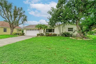 4723 Palm Aire Cir, Sarasota, FL 34243 - Photo 4