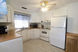 607 Cervina Dr, Venice, FL 34285 - Photo 4