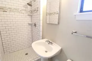 2516 E Milmar Dr, Sarasota, FL 34237 - Photo 14
