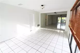 2516 E Milmar Dr, Sarasota, FL 34237 - Photo 6