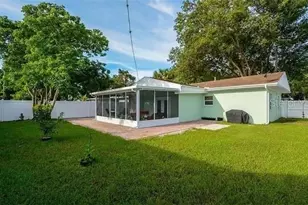 5909 Albert Pl, Sarasota, FL 34231 - Photo 16
