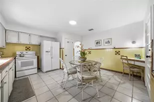 2216 E McBerry St, Tampa, FL 33610 - Photo 8