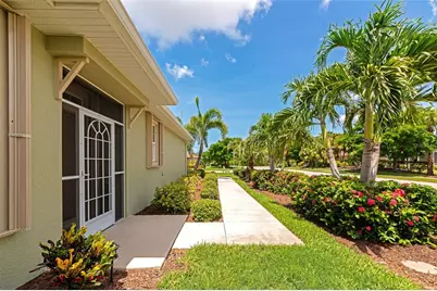 250 Capulet Drive, Venice, FL 34292 - Photo 4