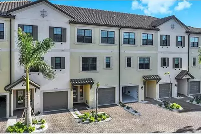 5569 Cannes Circle, Sarasota, FL 34231 - Photo 2