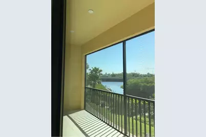 5569 Cannes Circle, Sarasota, FL 34231 - Photo 16