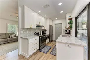 18565 Edgewater Dr, Port Charlotte, FL 33948 - Photo 10