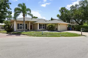 4919 32nd Ave Dr W, Bradenton, FL 34209 - Photo 2