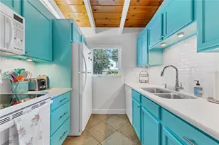 6006 Midnight Pass Rd, Sarasota, FL 34242 - Photo 14
