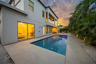 2532 Fruit Tree Dr, Sarasota, FL 34239 - Photo 4