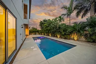 2532 Fruit Tree Dr, Sarasota, FL 34239 - Photo 46