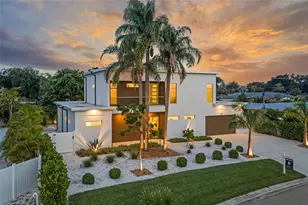2532 Fruit Tree Dr, Sarasota, FL 34239 - Photo 2