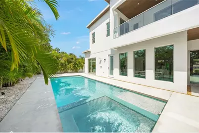 2532 Fruit Tree Drive, Sarasota, FL 34239 - Photo 2