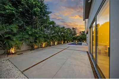 2532 Fruit Tree Drive, Sarasota, FL 34239 - Photo 50