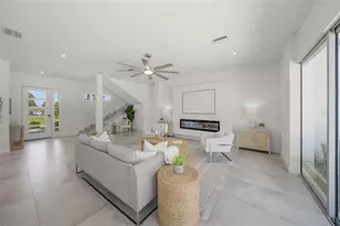 2532 Fruit Tree Dr, Sarasota, FL 34239 - Photo 12