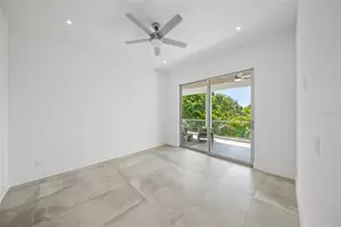 2532 Fruit Tree Dr, Sarasota, FL 34239 - Photo 22