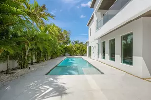 2532 Fruit Tree Dr, Sarasota, FL 34239 - Photo 34