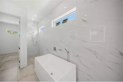 2532 Fruit Tree Drive, Sarasota, FL 34239 - Photo 18