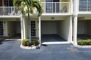 3259 Mangrove Point Dr, Ruskin, FL 33570 - Photo 2