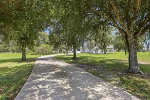 3810 Hidden River Rd, Sarasota, FL 34240 - Photo 4