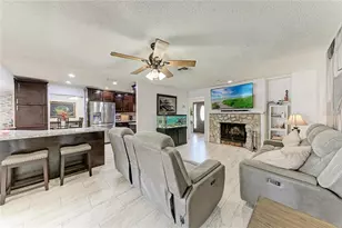 1520 Sunnyhills Dr, Brandon, FL 33510 - Photo 6