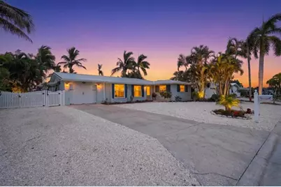 520 69th Street, Holmes Beach, FL 34217 - Photo 2