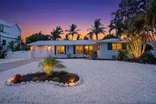 520 69th St, Holmes Beach, FL 34217 - Photo 1