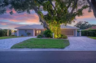 413 Signorelli Dr, Nokomis, FL 34275 - Photo 2