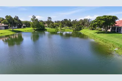 8050 Victoria Falls Circle, Sarasota, FL 34243 - Photo 38