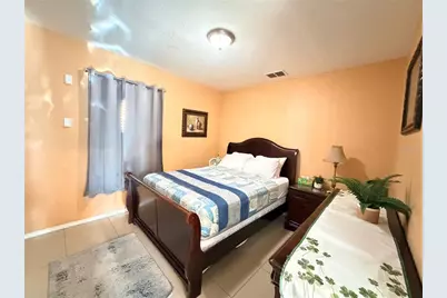 2453 Ridge Avenue, Sarasota, FL 34235 - Photo 4