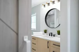 2428 Whippoorwill Cir, Sarasota, FL 34231 - Photo 38