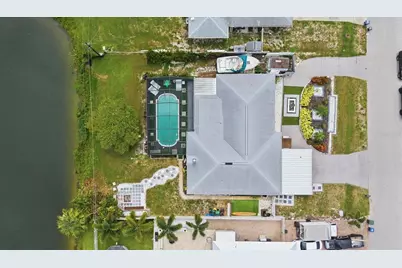 3615 Egerton Circle, Sarasota, FL 34233 - Photo 2