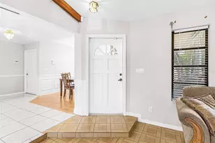 4903 SW 11th Pl, Cape Coral, FL 33914 - Photo 4