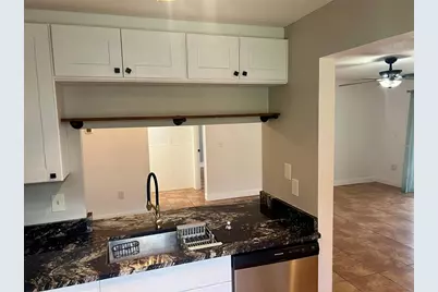 5769 Gardens Drive, Sarasota, FL 34243 - Photo 6