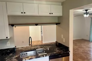 5769 Gardens Dr, Sarasota, FL 34243 - Photo 6